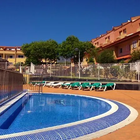 Spacious With 4 Bedrooms *